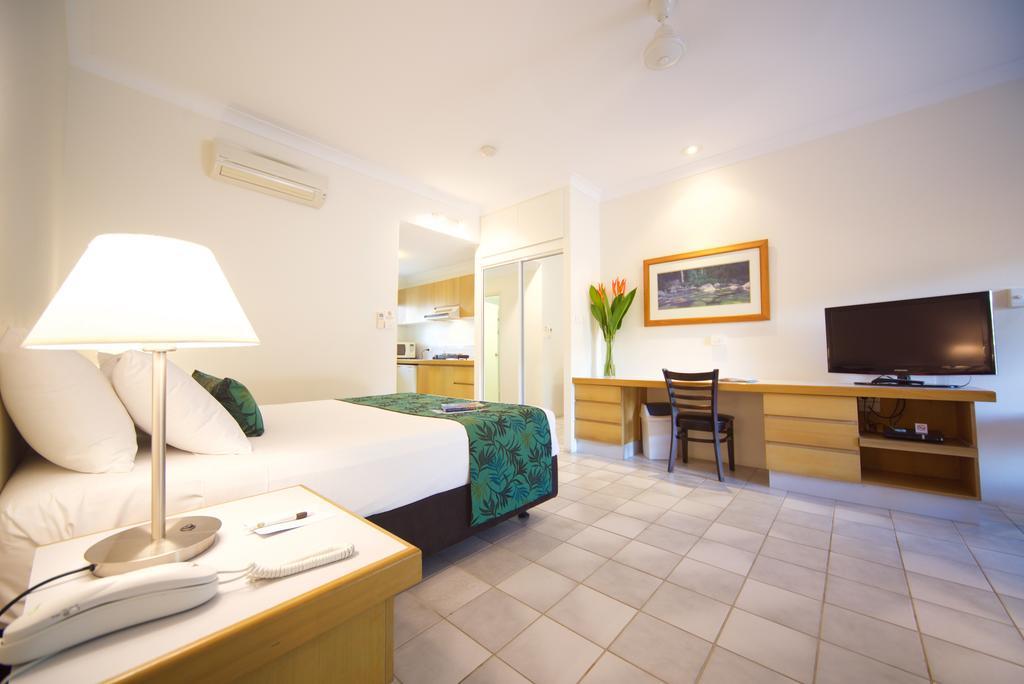 Lazy Lizard Motor Inn Порт Дуглас Экстерьер фото